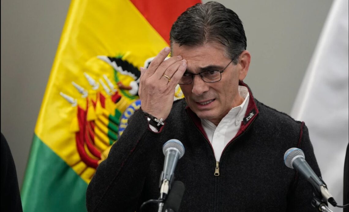 Presidente boliviano descarta renuncia e insta a un diálogo multisectorial