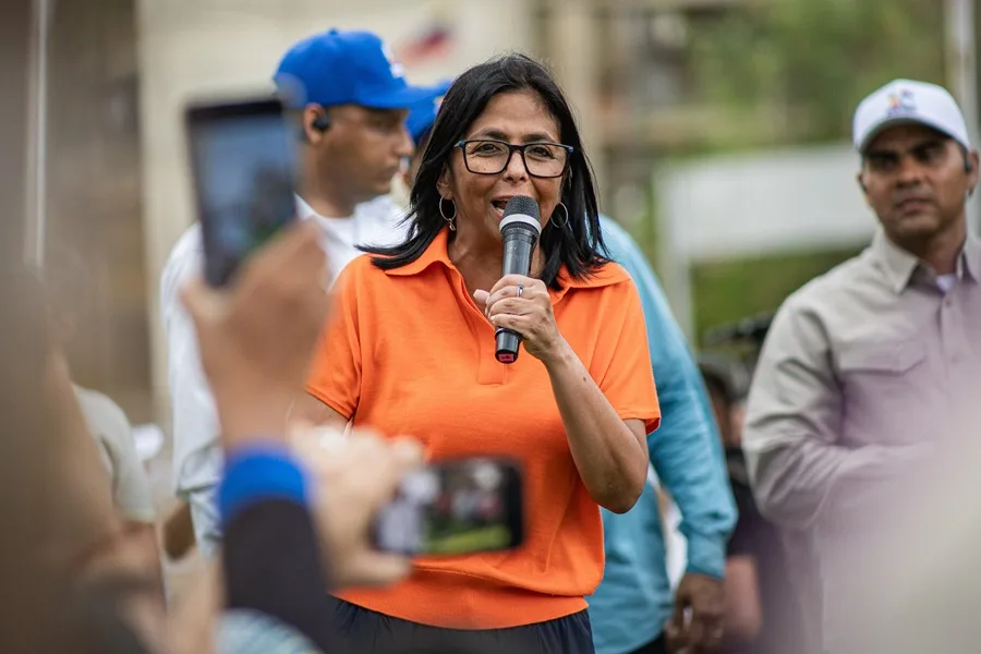 Delcy Rodríguez Reitera Solicitud a Donald Trump para el Fin de las Sanciones Contra Venezuela