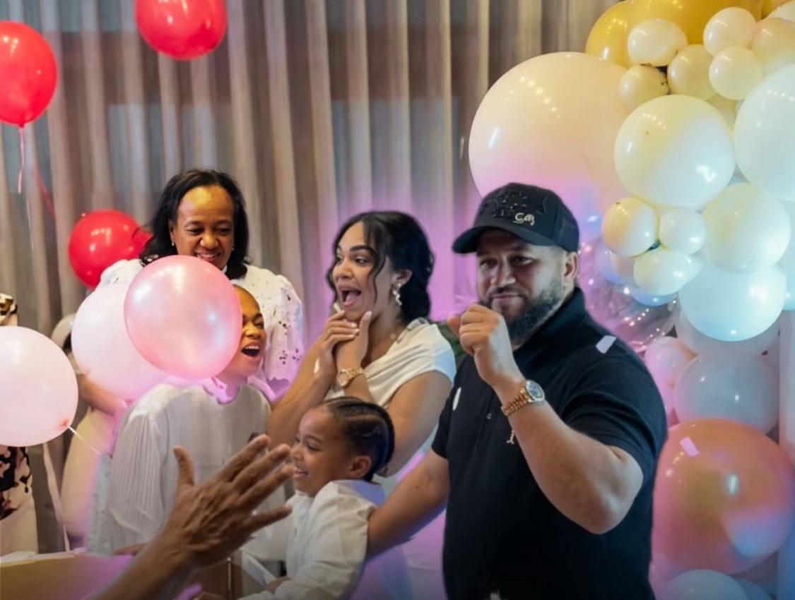 El Alfa y Alba Rosa Anuncian el Próximo Nacimiento de su Hija