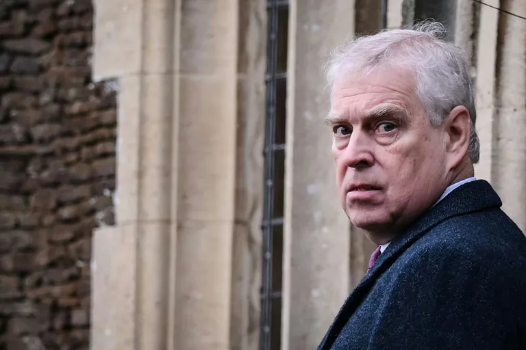 Investigan en Reino Unido Acusación de Abuso Sexual Contra el Príncipe Andrés, Conexión con Caso Epstein
