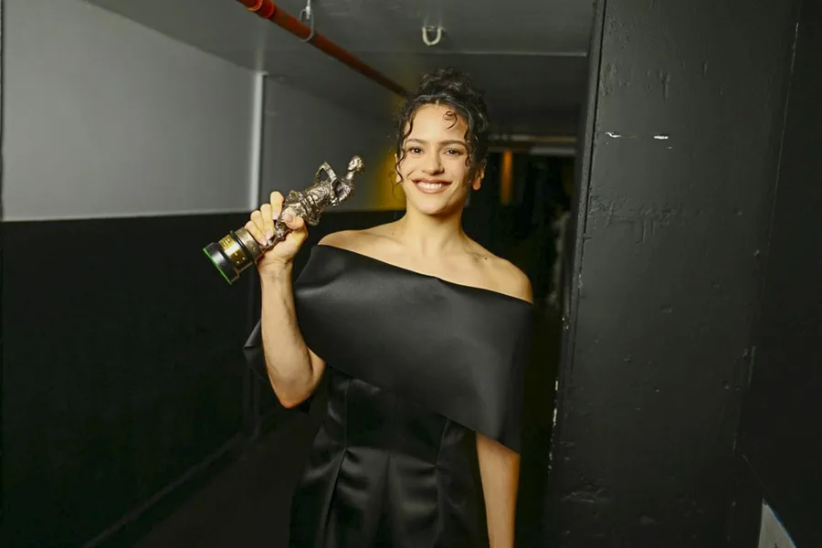 Rosalía Consolidada como Icono Global al Recibir el Ivor Novello a la Compositora Internacional del Año