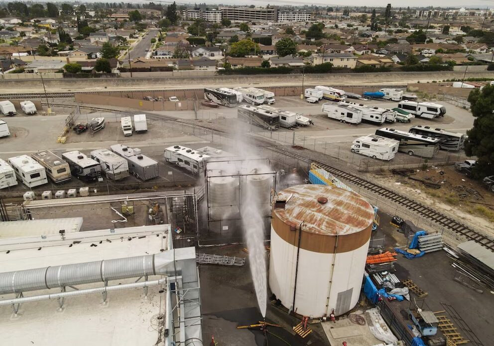 Fuga Química en California: Autoridades Niegan Explosión Mayor, Vigilancia Continúa para Miles