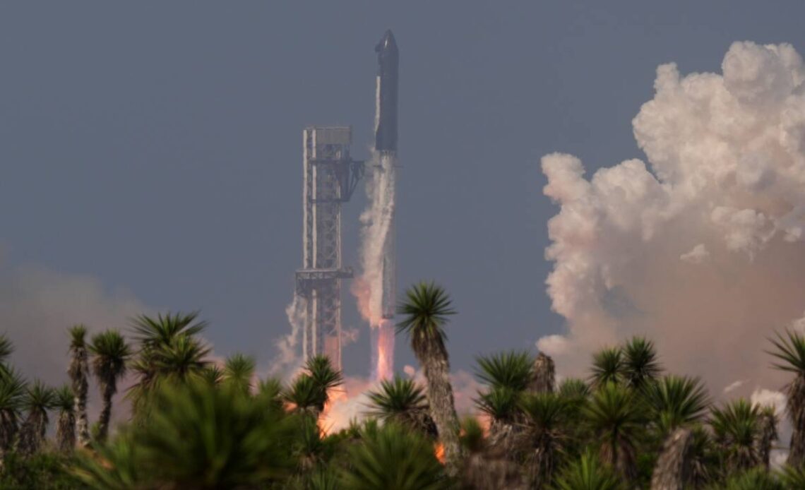 SpaceX Culmina con Éxito Prueba de Vuelo de Starship V3, Impulsando Ambiciones Lunares y Marcianas