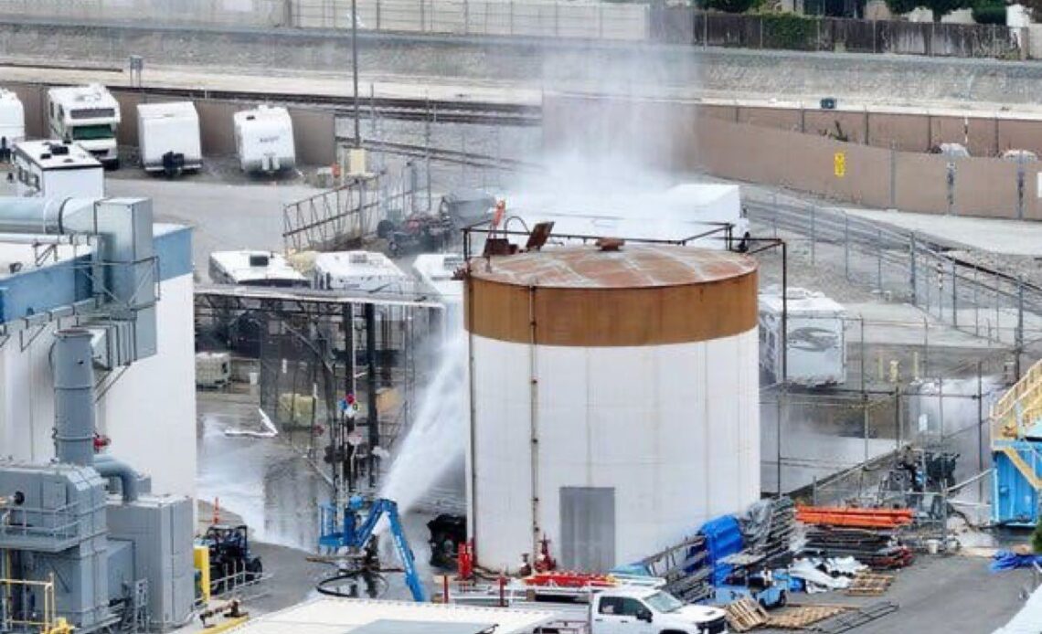 Enfriamiento de Tanque con Químico Peligroso Continúa Mientras Evacuación Afecta a 50,000 en California