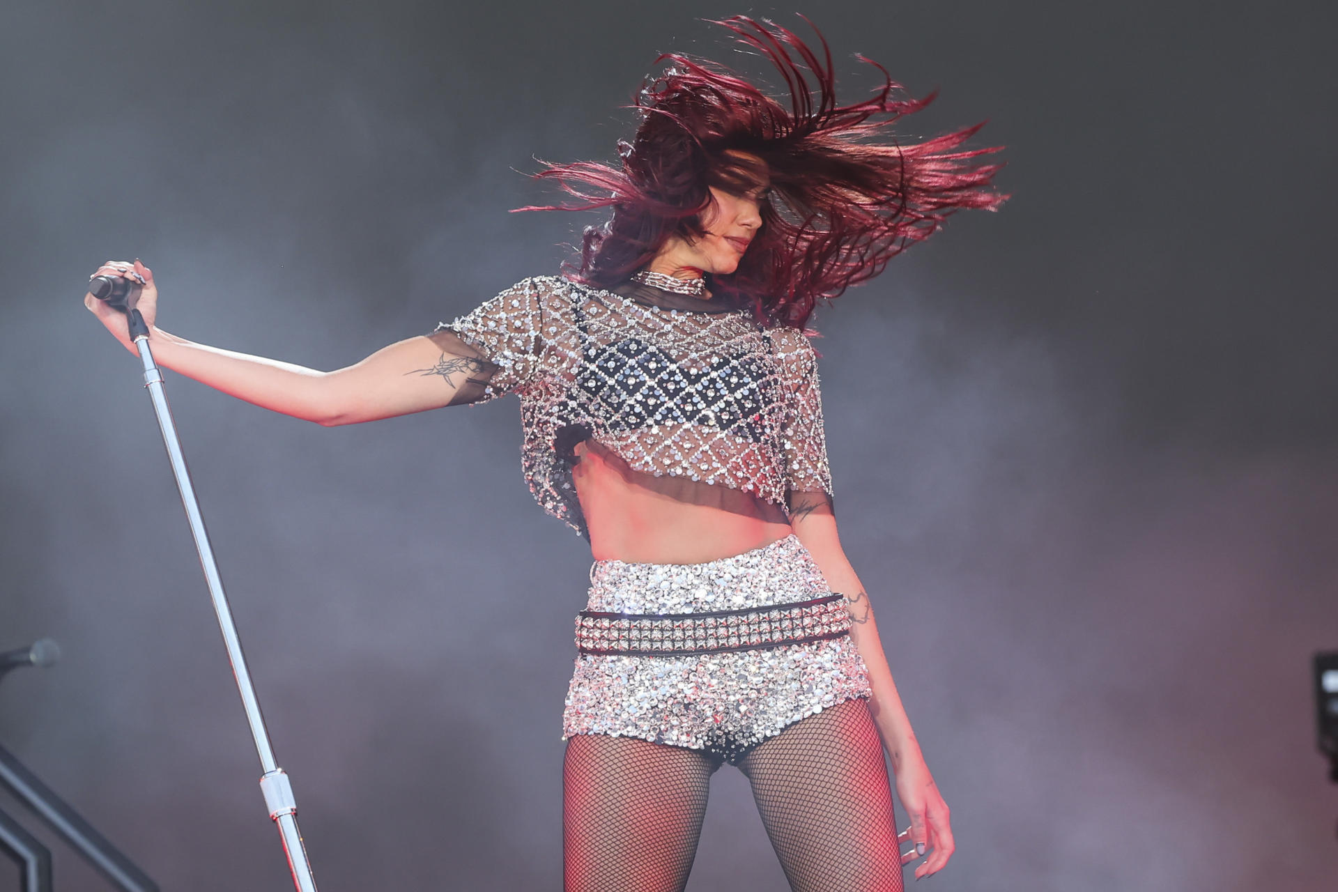 Dua Lipa Anuncia Lanzamiento de Película y Álbum en Vivo Grabados en México