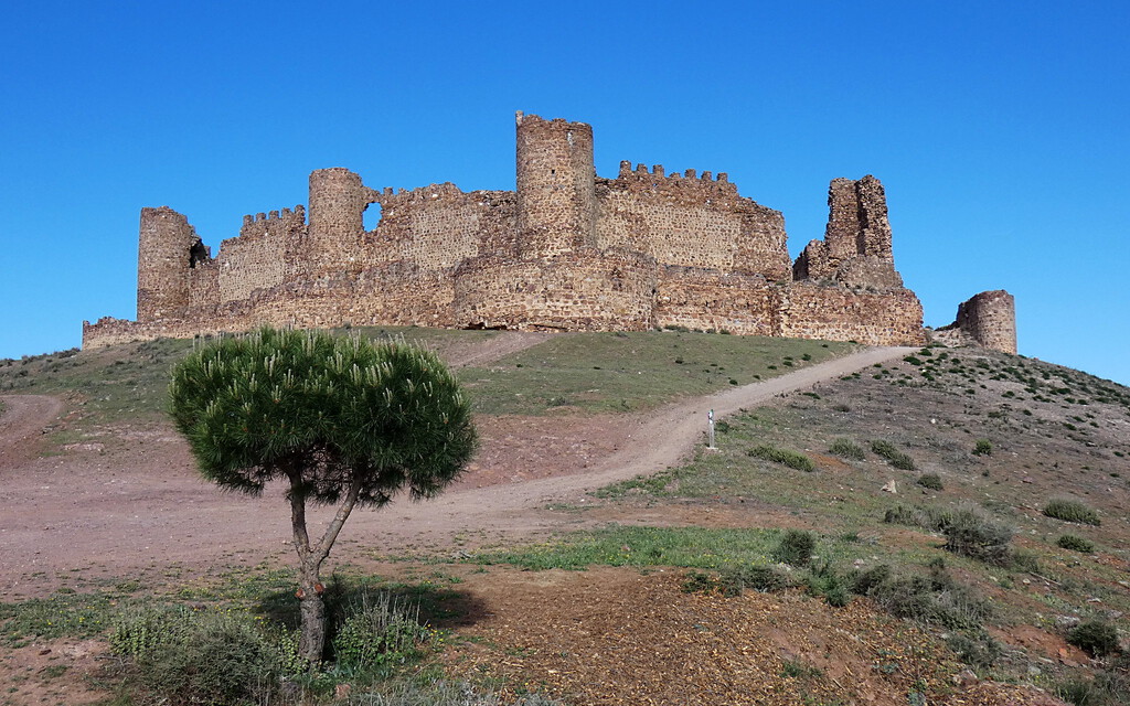 El Deterioro del Patrimonio Español: El Estado Ruinoso de sus Castillos