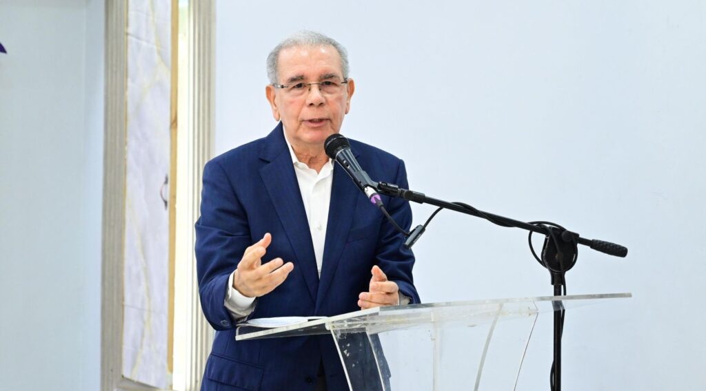 Danilo Medina: El PRM no triunfará en 2028, ni siquiera con el Papa como candidato
