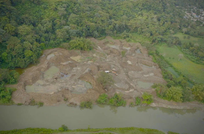 Preocupación por la continua extracción ilegal de materiales en el río Haina, Manoguayabo