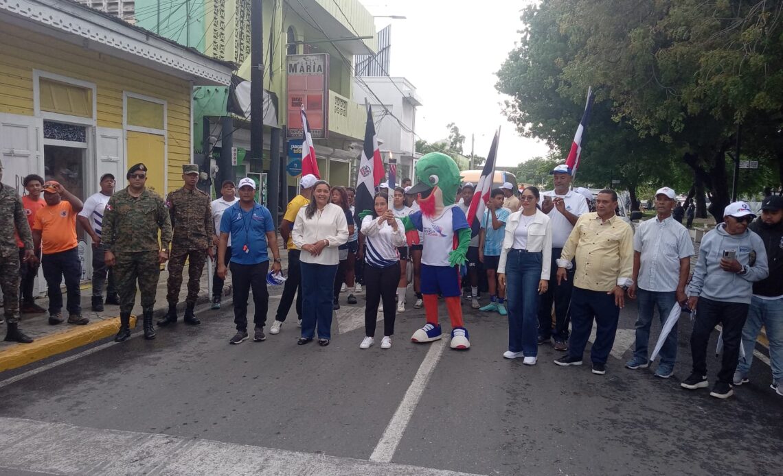 Azua da la bienvenida a la llama de los Juegos Centroamericanos y del Caribe 2026