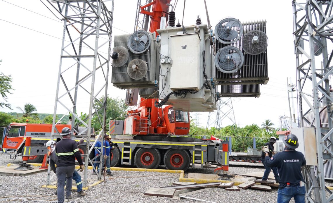 Edesur Refuerza el Suministro Eléctrico en Peravia con Nuevo Transformador en Pizarrete
