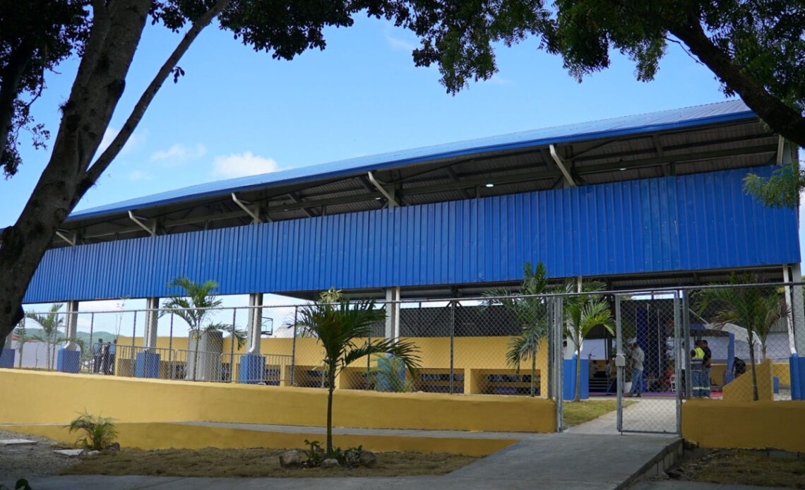 Abinader Inaugura Instalaciones Deportivas Techadas en Sabana Larga, San José de Ocoa