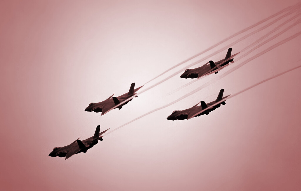 China Avanza en la Fabricación Automatizada de Cazas Furtivos J-20