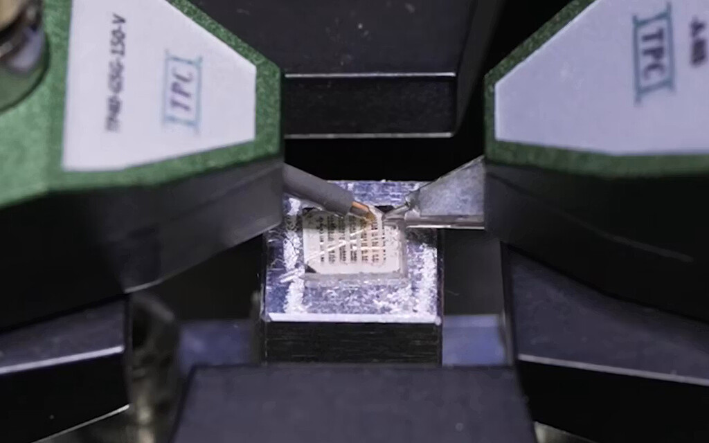 Investigadores japoneses crean chip cuántico que supera en velocidad a los semiconductores actuales