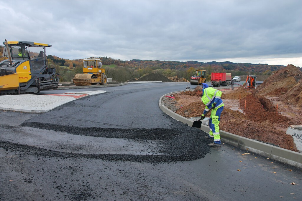 Aumento en el Precio del Asfalto Genera Preocupación por el Mantenimiento de Carreteras