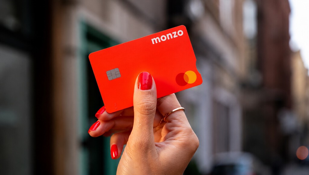 Monzo, el neobanco líder en Reino Unido, se prepara para competir con Revolut en España
