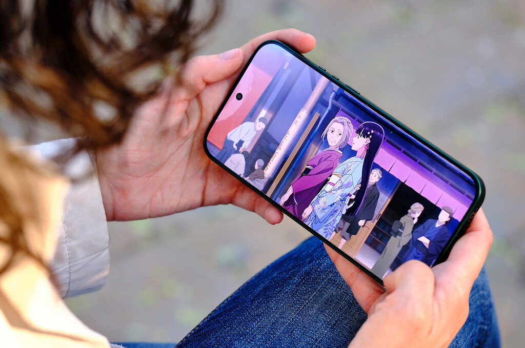 Escasez de Memorias Impacta a Fabricantes Chinos de Paneles OLED para Móviles