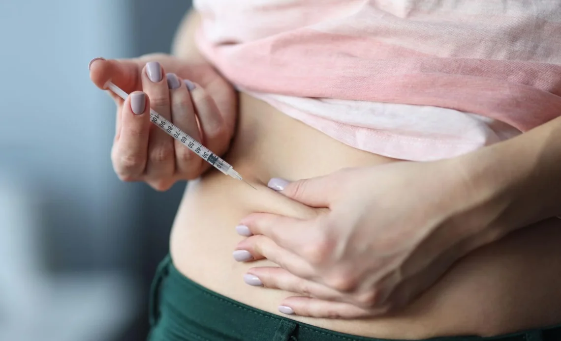 Estudio Revela Falsificación de ''Retatrutida'' en RD: Contenía Sorbitol y Agua