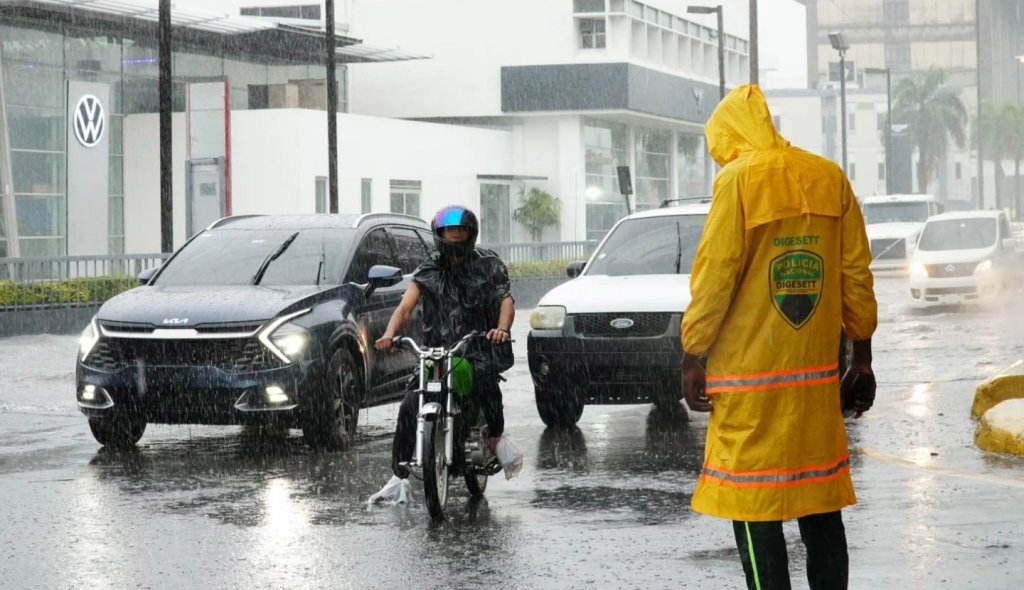 Persisten las lluvias en República Dominicana por vaguada; seis provincias en estado de alerta