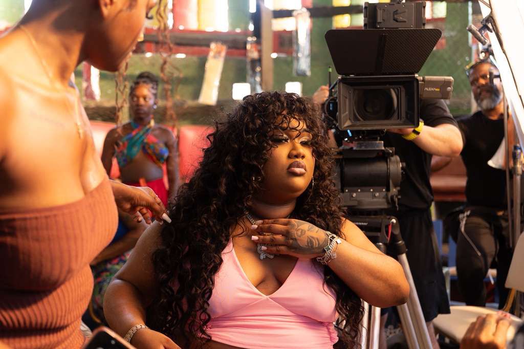 La Biggie, rapera dominico-estadounidense, alcanza el número 1 en Monitor Latino con su tema ''Teteo''