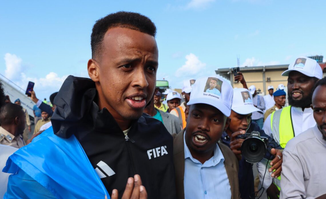 Árbitro Somalí Recibido con Honores Tras Denegación de Entrada a EE.UU. para el Mundial