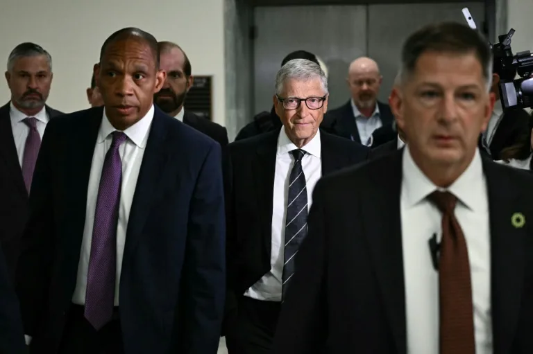 Bill Gates niega conocimiento de delitos de Epstein y lamenta su relación