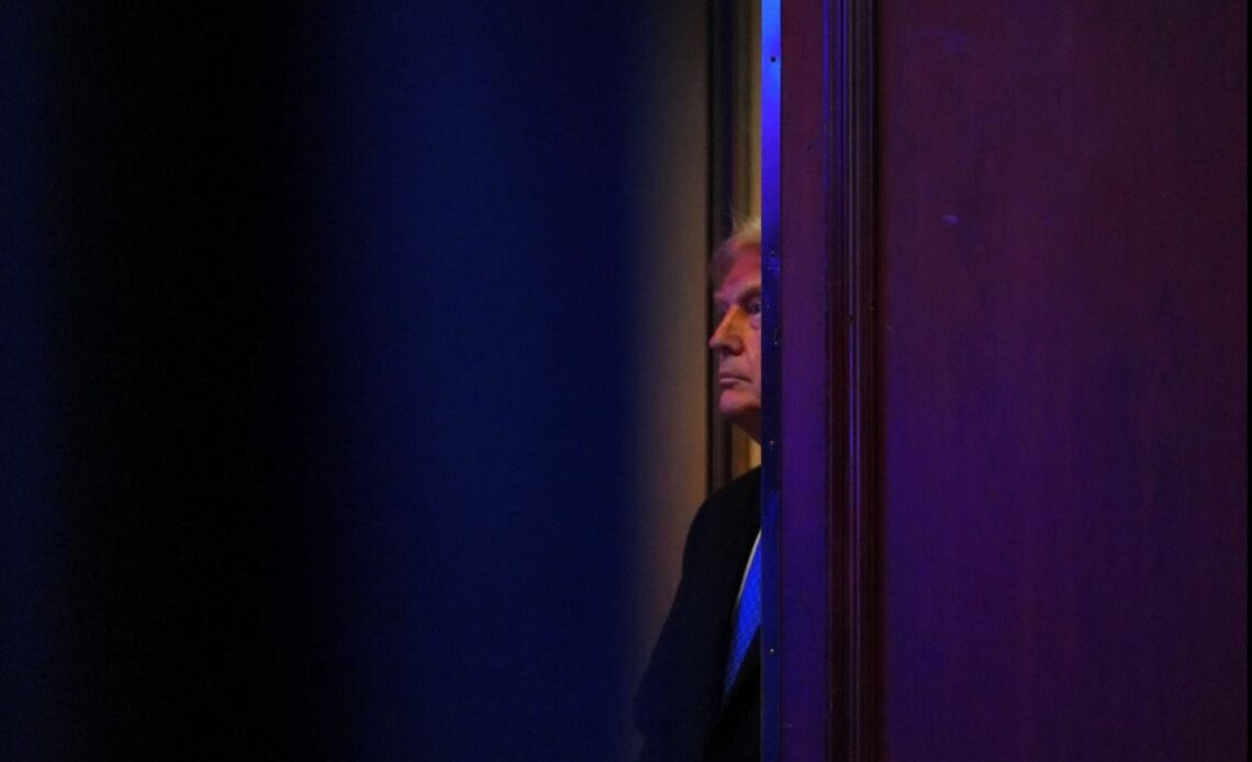 Nuevo Libro Sobre la Presidencia de Trump Supera las 300.000 Ventas en su Primera Semana
