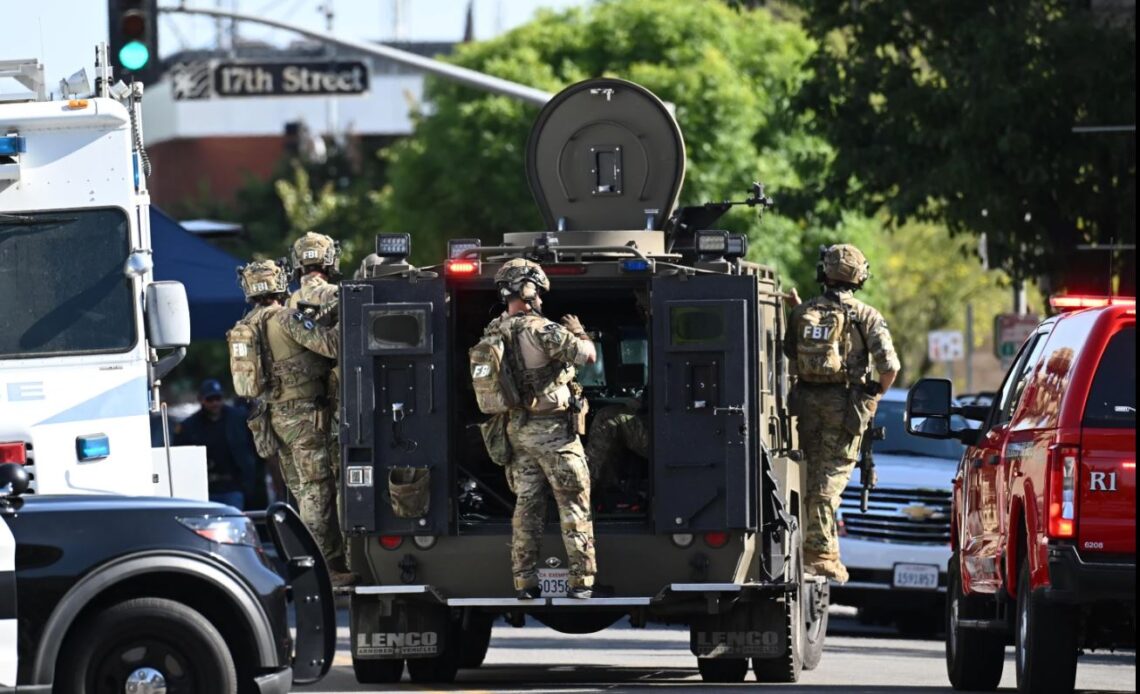 Agente del FBI Abate a Sospechoso en Incidente de Rehenes en California