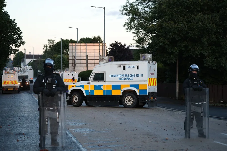 Hombre apuñalado en Belfast muestra mejoría y se espera que despierte del coma pronto