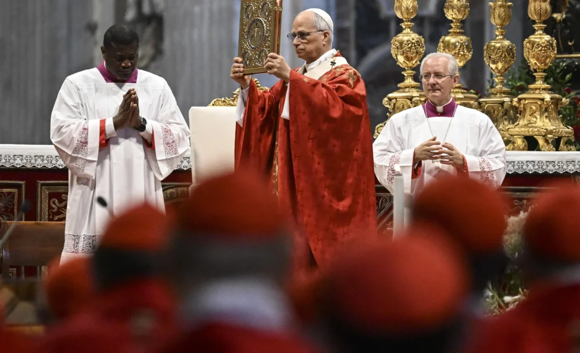 El Papa León XIV Insta a la Unidad Eclesiástica y Advierte Contra Posturas Rígidas
