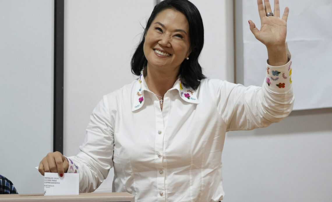 Keiko Fujimori Agradece Resultados Preliminares Tras Liderar Segunda Vuelta Electoral en Perú