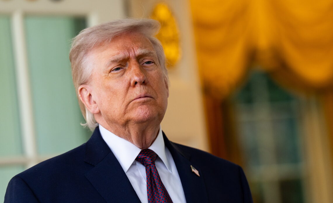 Trump Cuestiona la Continuidad del T-MEC, Afirmando la Autosuficiencia de EE. UU.