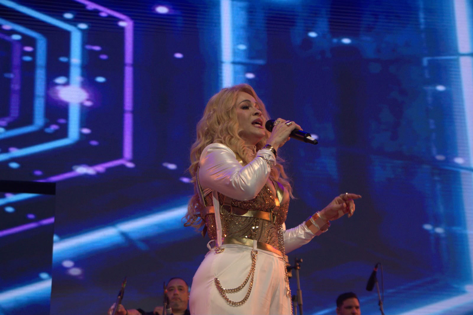 Miriam Cruz Triunfa en Caracas ante Multitudinaria Asistencia en la "Gran Rumba del Merengue 4"