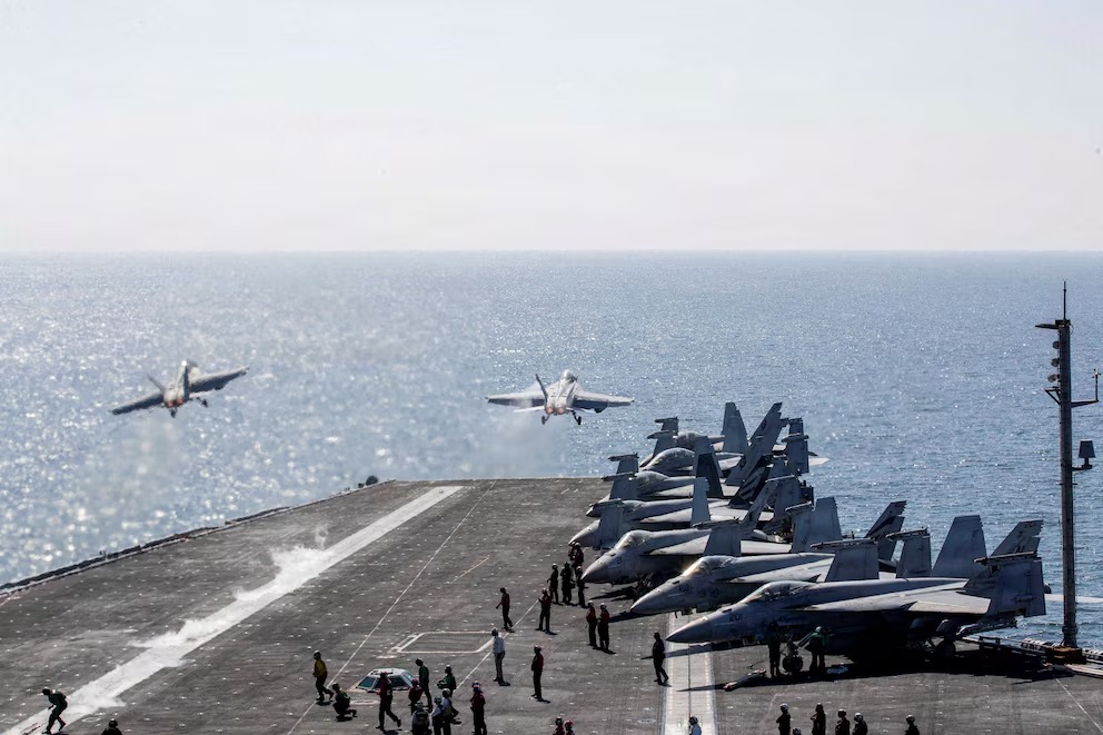 Estados Unidos Lanza Ataques Aéreos Contra Infraestructura Militar Iraní Tras Incidente en el Estrecho de Ormuz