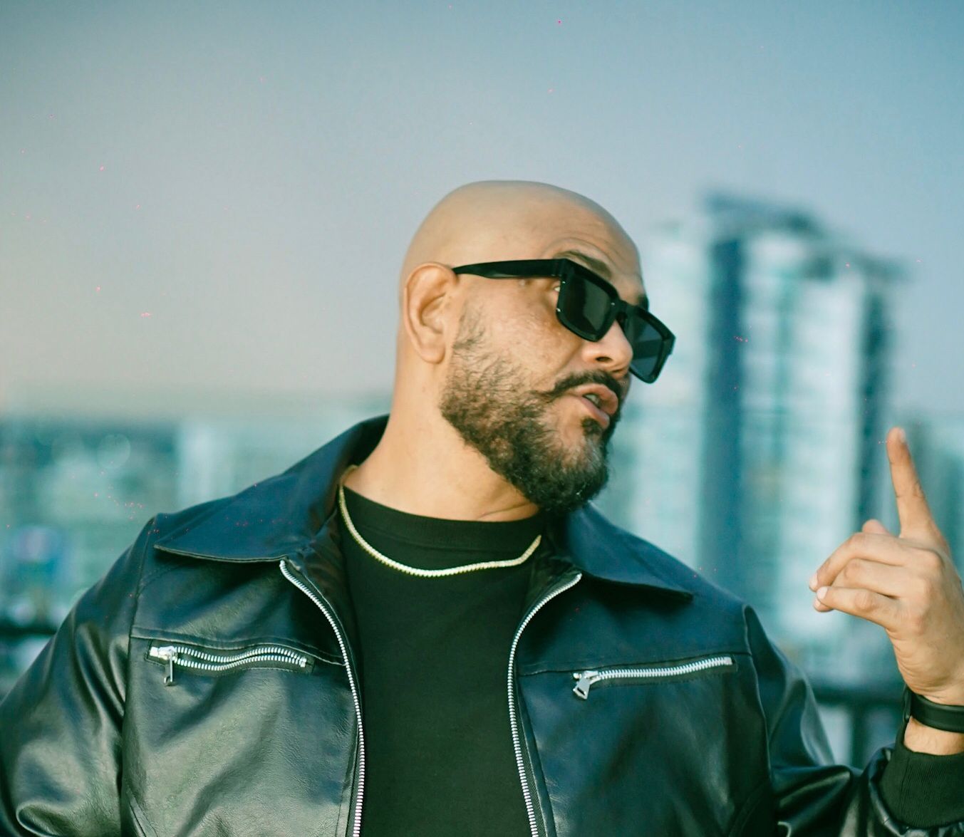 El icónico rapero OVNI lanza su reciente producción musical titulada ''Despertar''