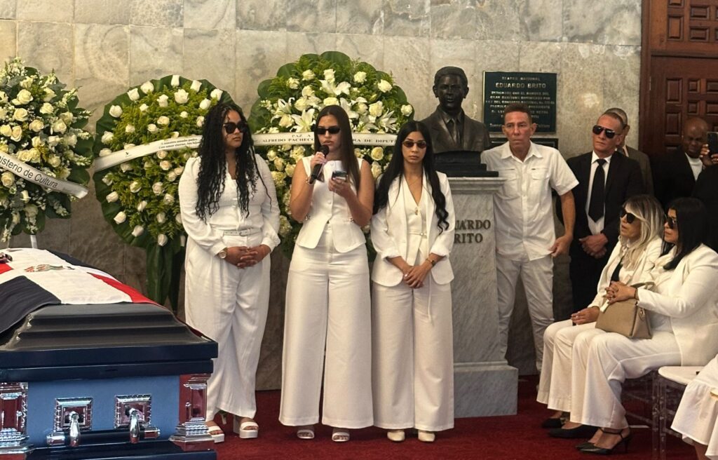 Hijas de Alex Bueno Expresan Orgullo por Muestras de Cariño Tras el Fallecimiento de su Padre