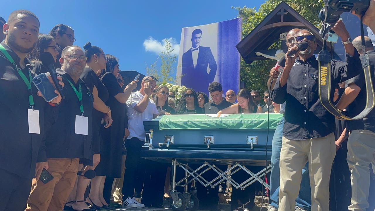 Masiva Congregación en Sajoma para Homenajear a Alex Bueno