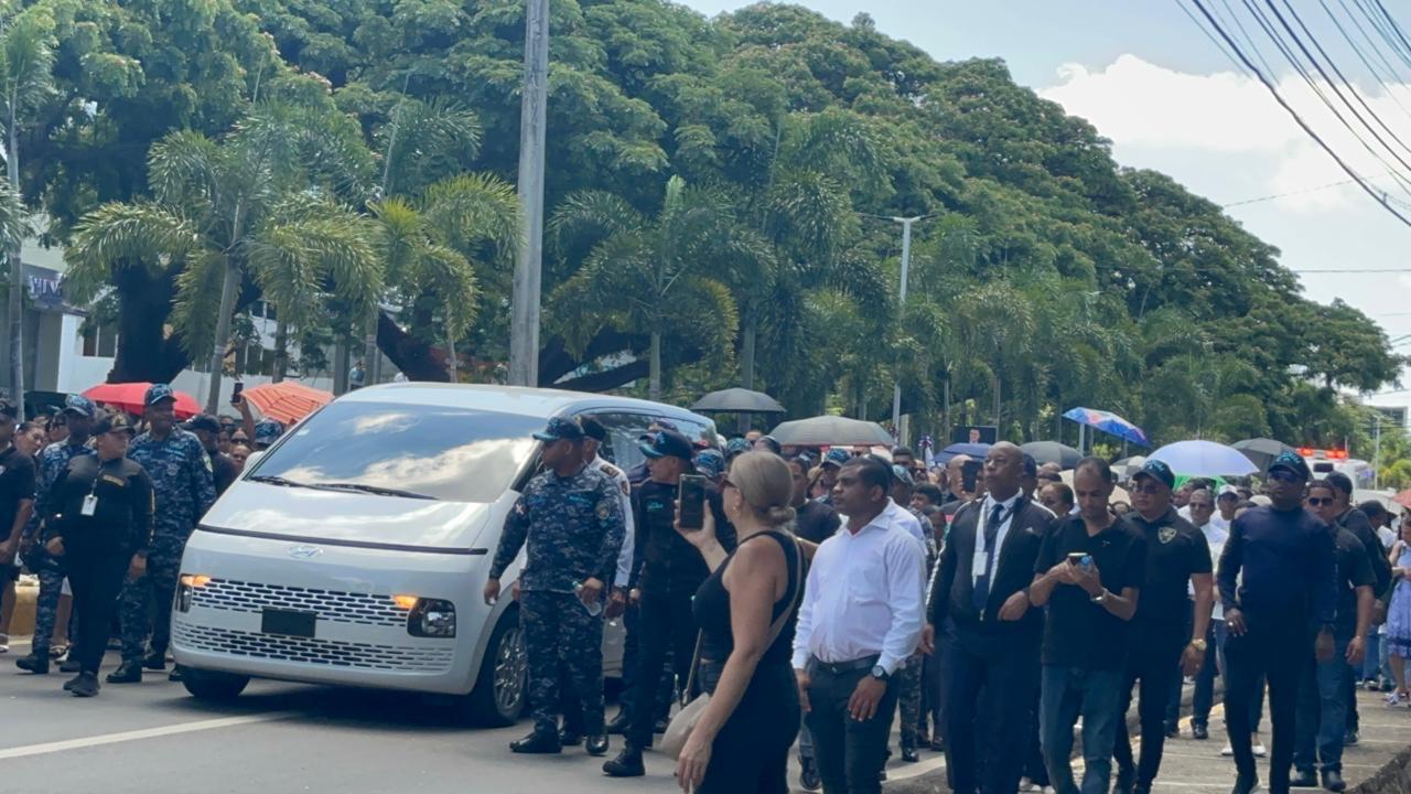 Cortejo Fúnebre de Alex Bueno se Dirige al Patio Cultural de Sajoma