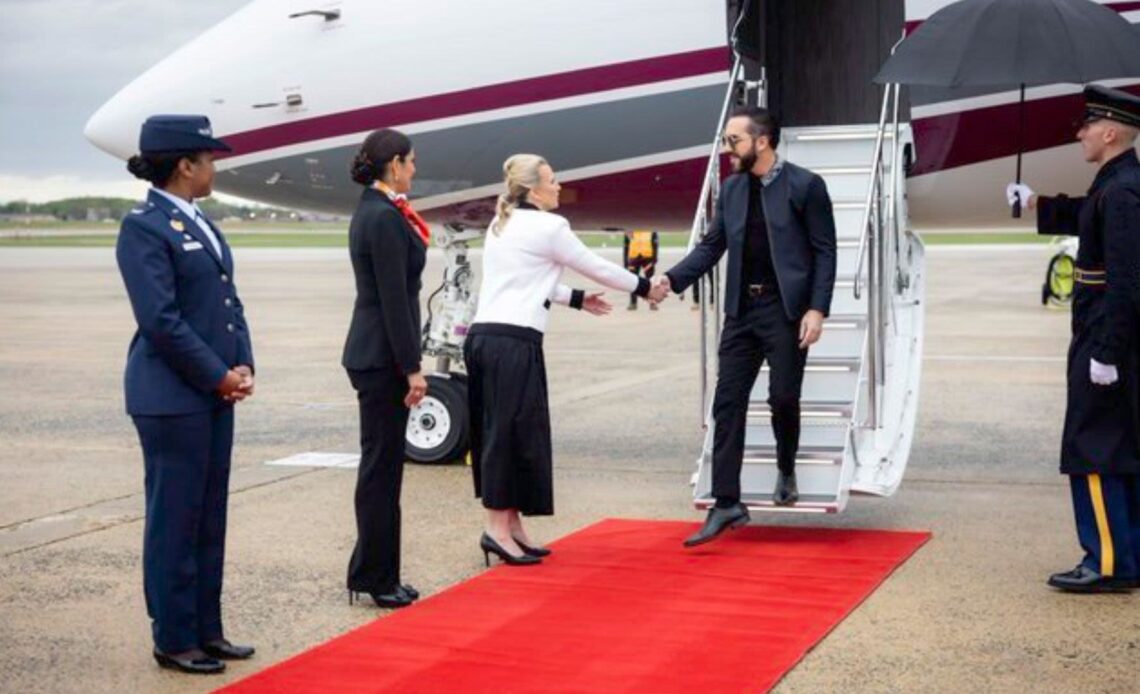 Bukele se reúne con Trump en EE.UU. para impulsar la colaboración bilateral