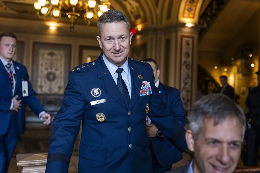 General de Estados Unidos se reúne con Delcy Rodríguez en Venezuela