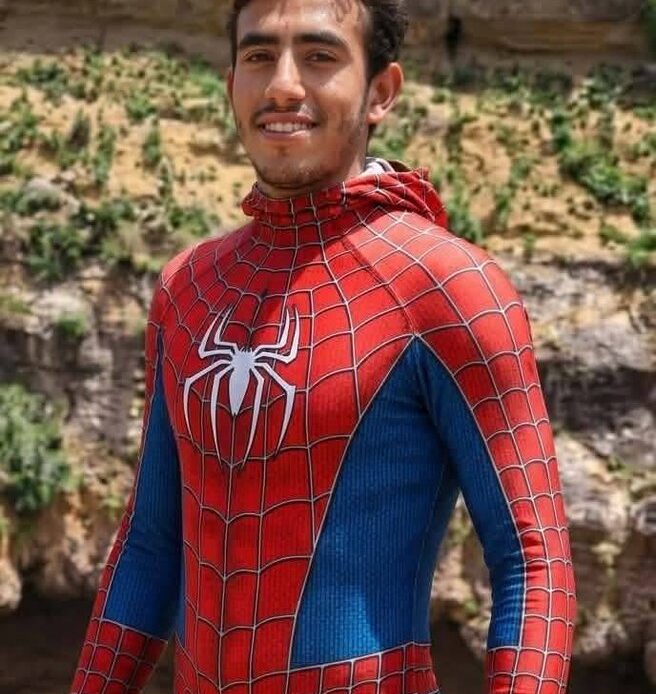 Fallece el ''Hombre Araña de Yemen'' Tras Caer en Aguas Termales Durante Escalada