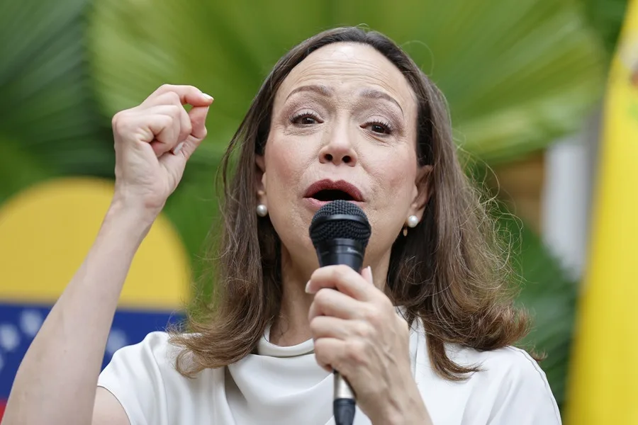 María Corina Machado Anuncia su Retorno a Venezuela para Apoyar a la Población Tras los Terremotos