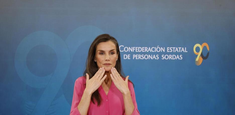 La Reina Letizia Conmemora el 90 Aniversario de la CNSE con un Mensaje en Lengua de Signos