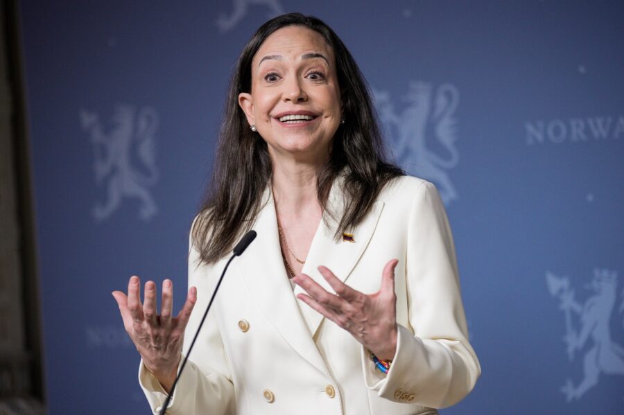 María Corina Machado Afirma Estar en Panamá Tras Supuesto Bloqueo Aéreo para Regresar a Venezuela