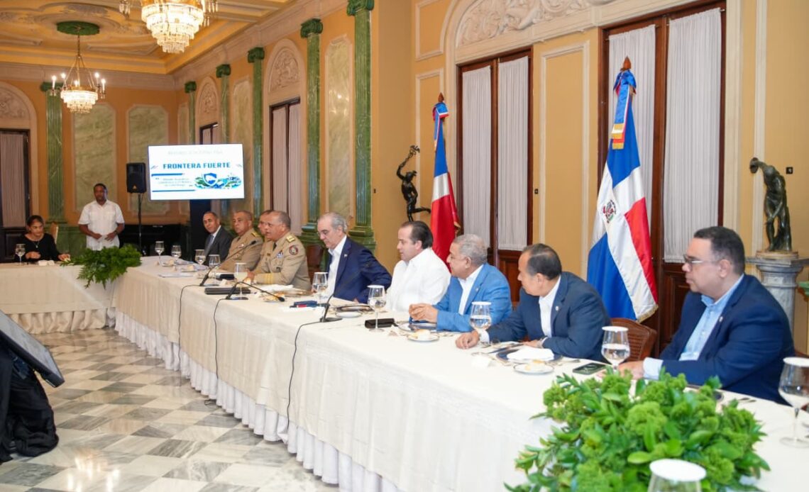 Presidente Abinader Refuerza la Seguridad Fronteriza para Contener Grupos Armados de Haití