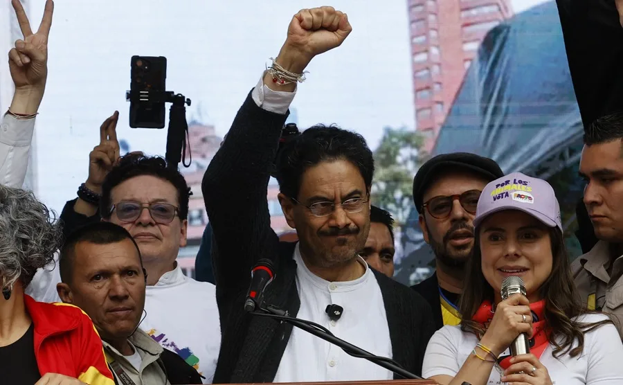Iván Cepeda Aspira a la Presidencia para Continuar con "Grandes Transformaciones" en Colombia