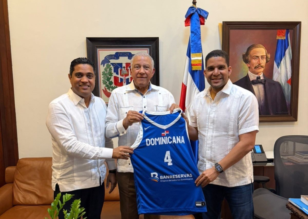 Ministro Andrés Bautista Brindará Respaldo a la Selección Nacional de Baloncesto en la Ventana de la Copa Mundial