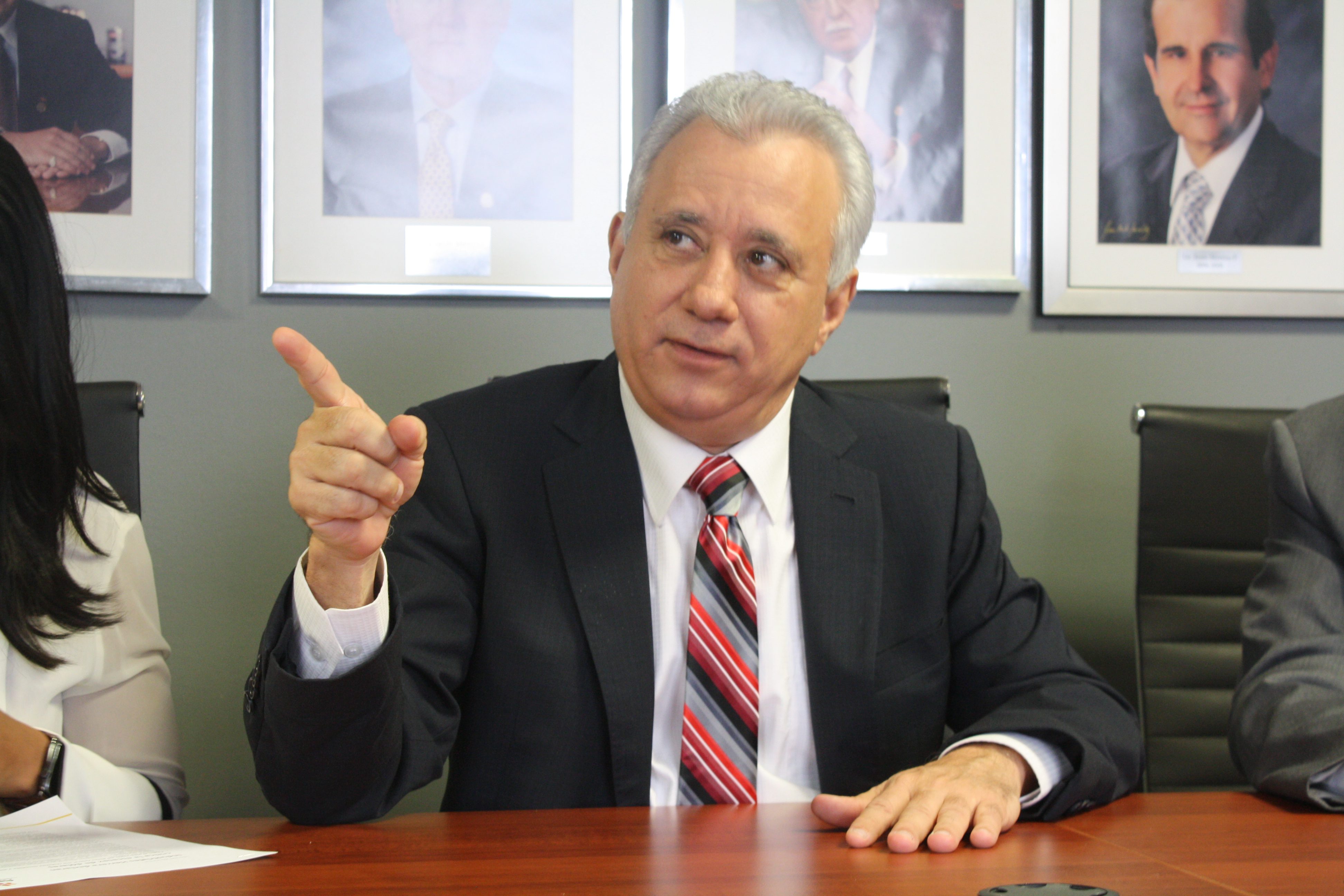Senador Taveras Confirma que Abinader y Paliza Estaban al Tanto de su Salida del PRM