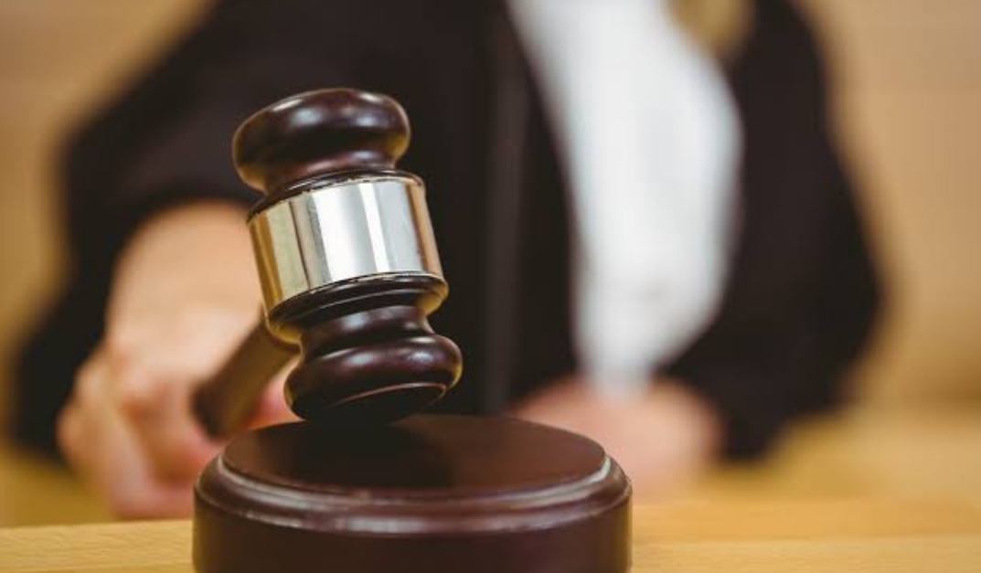 Posponen Audiencia de Medida de Coerción para Inspector Migratorio Acusado de Exigir Soborno