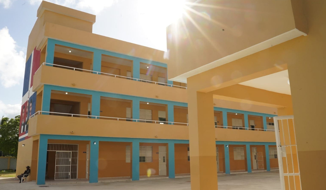 Infraestructura Escolar: 377 Aulas Nuevas y Más de 700 Centros Rehabilitados en Cinco Meses