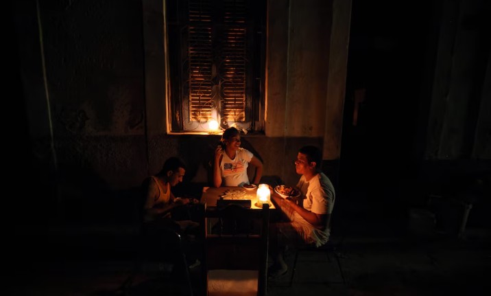 Vecinos de El Millón Reportan Más de un Año de Interrupciones Eléctricas